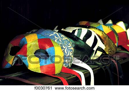 Stock Image - Italie, Venise, masques de carnaval. Fotosearch