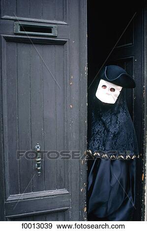 Italie, Venise, pendant le carnaval, personnage déguisé View Large Photo Image Stock Photo - Italie, Venise, pendant le carnaval, personnage déguisé. Fotosearch
