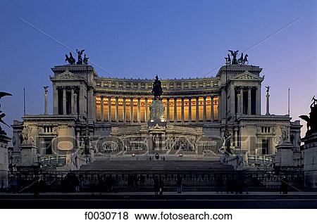 Italie, Rome, monument dédié à Victor Emmanuel View Large Photo Image Stock Photo - Italie, Rome, monument dédié à Victor Emmanuel. Fotosearch