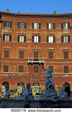 Stock Photo - Italie, Rome, Piazza Navona, fontaine de Neptune et facade. Fotosearch
