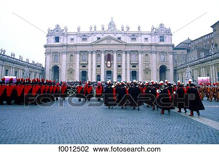 Stock Image - Italie, Rome, Vatican, place Saint-Pierre, bénédiction du Pape à l'ouverture du jubilé 2000. Fotosearch