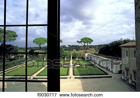 Stock Photo - Italie, Rome, Villa Medicis, vue sur les jardins. Fotosearch