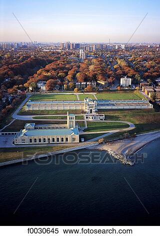 Canada, Ontario, Toronto, vue aérienne, bâtiment ancien au bord du lac Ontario View Large Photo Image Stock Photography - Canada, Ontario, Toronto, vue aérienne, bâtiment ancien au bord du lac Ontario. Fotosearch