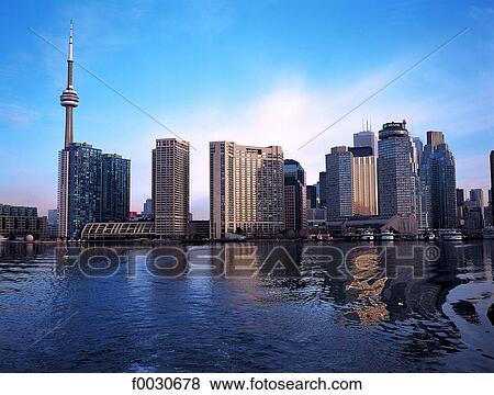 Stock Photo - Canada, Ontario, Toronto vue depuis les îles de Toronto. Fotosearch