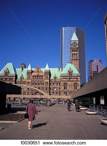 Stock Image - Canada, Québec, Montréal, contraste d'architecture. Fotosearch