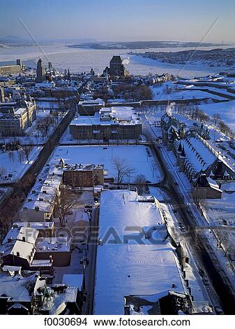Picture - Canada, ville de Québec, vue générale au lever du soleil. Fotosearch