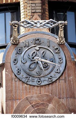 Etats-Unis, New York. Manhattan, l'horloge de la General Electric View Large Photo Image Picture - Etats-Unis, New York. Manhattan, l'horloge de la General Electric. Fotosearch