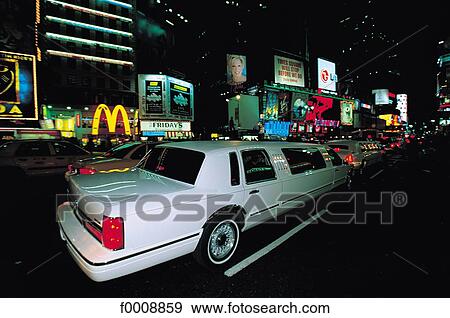 Etats-Unis, New York. Manhattan, limousine dans Times Square View Large Photo Image Stock Photo - Etats-Unis, New York. Manhattan, limousine dans Times Square. Fotosearch