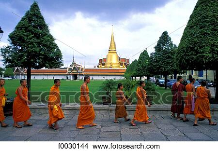 Picture - Thailand, Bangkok, Grand Palace and emerald Buddha temple "Wat Phra Keo", Buddhist monks. Fotosearch