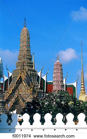 Picture - Thailand, Bangkok, Wat Phra Keo temple. Fotosearch