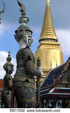 Stock Image - Thailand, Bangkok, Wat Phra Keo temple. Fotosearch