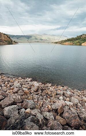 Picture - Scenic view of Dillon Reservoir, Silverthorne, Colorado, USA. Fotosearch