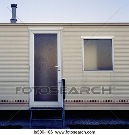 Trailer home View Large Photo Image Stock Photograph - Trailer home. Fotosearch