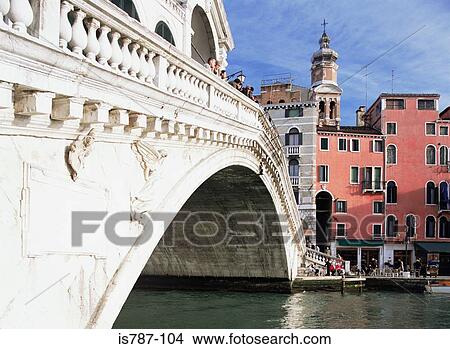 Rialto bridge View Large Photo Image Picture - Rialto bridge. Fotosearch