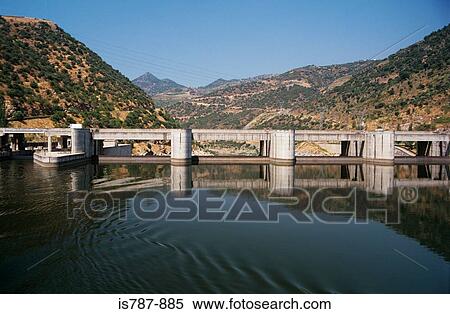 Pocinho dam douro valley View Large Photo Image Stock Photography - Pocinho dam douro valley. Fotosearch