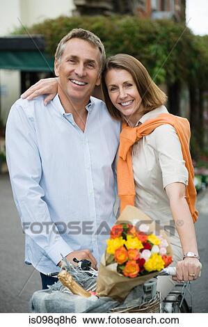Stock Photograph - Portrait of a happy mature couple. Fotosearch