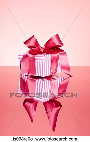Gift View Large Photo Image Picture - Gift. Fotosearch