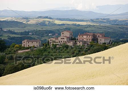 Farm houses in Le Crete, Tuscany, Italy View Large Photo Image Stock Photography - Farm houses in Le Crete, Tuscany, Italy. Fotosearch