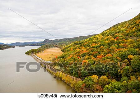 Stock Image - Bear Mountain, New York State, USA. Fotosearch