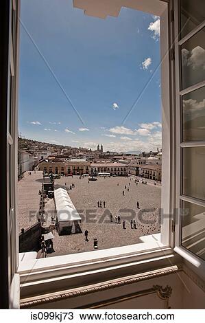 Stock Image - Plaza de San Francisco, Quito, Ecuador. Fotosearch