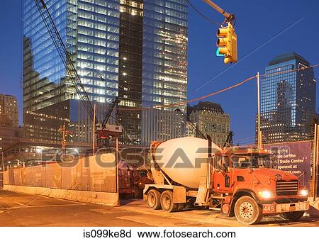 Stock Image - Redevelopment of World Trade Centre site, New York City, USA. Fotosearch