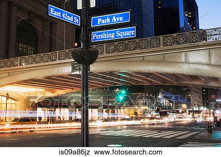 East 42nd Street and Park Avenue street sign, New York City, USA View Large Photo Image Stock Photo - East 42nd Street and Park Avenue street sign, New York City, USA. Fotosearch