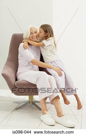 Picture - Woman and girl. Fotosearch