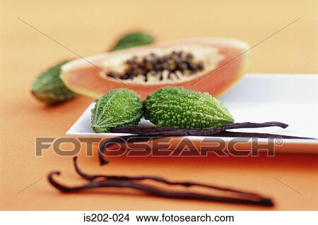 Picture - Papaya and vanilla. Fotosearch