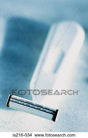 Picture - Razor. Fotosearch