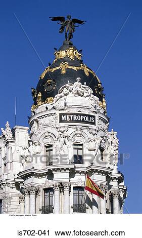 Edificio Metrópolis, Madrid, Spain View Large Photo Image Stock Image - Edificio Metrópolis, Madrid, Spain. Fotosearch