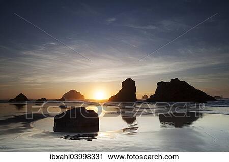 "Beach on the south coast of Oregon, Bandon, Oregon, United States, North America" View Large Photo Image Stock Image - "Beach on the south coast of Oregon, Bandon, Oregon, United States, North America". Fotosearch
