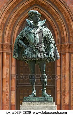 Stock Photo - "Bronze statue, monument to William the Silent, in front of the neo-Gothic Marktkirche church, Wiesbaden, Hesse, Germany, Europe". Fotosearch