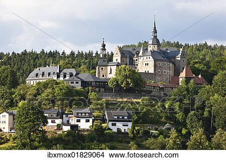 "Burg Lauenstein castle, Lauenstein district, Ludwigsstadt, Kronach county, Upper Franconia, Bavaria, Germany, Europe" View Large Photo Image Picture - "Burg Lauenstein castle, Lauenstein district, Ludwigsstadt, Kronach county, Upper Franconia, Bavaria, Germany, Europe". Fotosearch