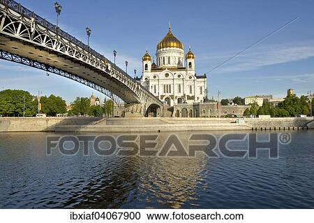 "Cathedral of Christ the Saviour and Patriarshy Bridge over Moskva River, Moscow, Russia, Europe" View Large Photo Image Stock Image - "Cathedral of Christ the Saviour and Patriarshy Bridge over Moskva River, Moscow, Russia, Europe". Fotosearch