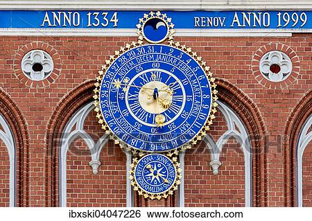 "Clock on the House of the Blackheads in Town Hall Square, historic centre, UNESCO World Heritage Site, Riga, Latvia, Europe" View Large Photo Image Stock Photograph - "Clock on the House of the Blackheads in Town Hall Square, historic centre, UNESCO World Heritage Site, Riga, Latvia, Europe". Fotosearch