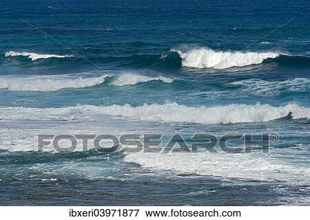 Stock Photo - "Crashing waves in the Pacific Ocean, Kaua'i, Hawaii, United States, North America". Fotosearch