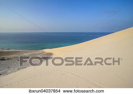 "Giant sand dune on Delisha beach, island of Socotra, Yemen, Asia" View Large Photo Image Picture - "Giant sand dune on Delisha beach, island of Socotra, Yemen, Asia". Fotosearch