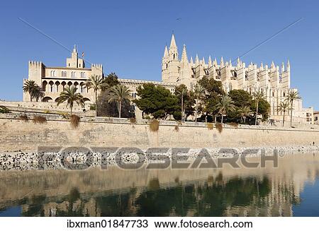 "La Seu Cathedral, Parc de Mar, Palma de Majorca, Majorca, Balearic Islands, Spain, Europe" View Large Photo Image Stock Image - "La Seu Cathedral, Parc de Mar, Palma de Majorca, Majorca, Balearic Islands, Spain, Europe". Fotosearch