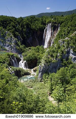 Stock Photograph - "Large Waterfall, Veliki Slap Waterfall, Plitvice Lakes National Park, Croatia, Europe". Fotosearch