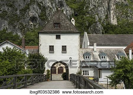 "Markttor gate, Altmuhltal, Essing, Bavaria, Germany, Europe" View Large Photo Image Stock Photograph - "Markttor gate, Altmuhltal, Essing, Bavaria, Germany, Europe". Fotosearch