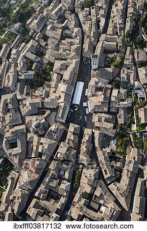 "Piazza del Comune, historic centre, Assisi, Umbria, Italy, Europe" View Large Photo Image Stock Image - "Piazza del Comune, historic centre, Assisi, Umbria, Italy, Europe". Fotosearch