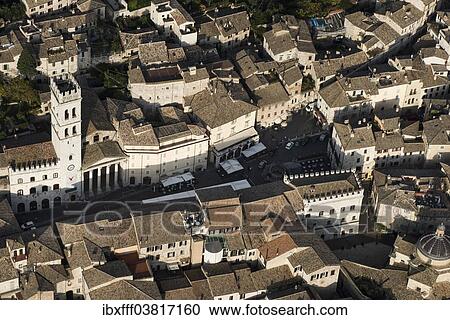 "Piazza del Comune, historic centre, Assisi, Umbria, Italy, Europe" View Large Photo Image Stock Image - "Piazza del Comune, historic centre, Assisi, Umbria, Italy, Europe". Fotosearch