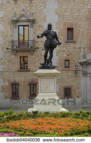 "Plaza de la Villa with statue of Don Alvaro de Bazan, Madrid, Spain, Europe" View Large Photo Image Stock Photograph - "Plaza de la Villa with statue of Don Alvaro de Bazan, Madrid, Spain, Europe". Fotosearch