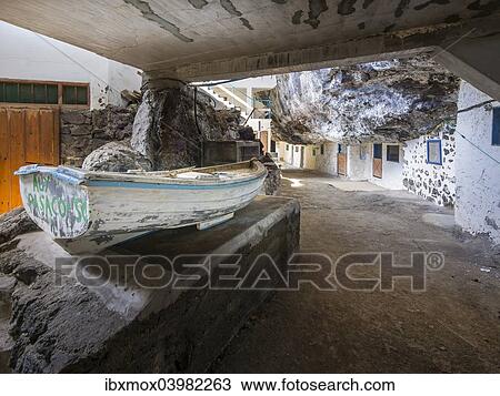 "Poris de Candelaria, houses in a cave, rocky coast on the Camino del Poris, Pirate's Cove, Tijarafe, La Palma, Canary Islands, Spain, Europe" View Large Photo Image Stock Image - "Poris de Candelaria, houses in a cave, rocky coast on the Camino del Poris, Pirate's Cove, Tijarafe, La Palma, Canary Islands, Spain, Europe". Fotosearch