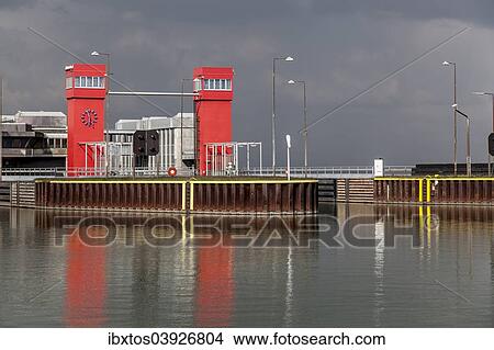 "Scharnebeck twin ship lift, Lower Saxony, Germany, Europe" View Large Photo Image Picture - "Scharnebeck twin ship lift, Lower Saxony, Germany, Europe". Fotosearch