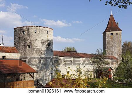 Stock Image - "Schmidtweberturm tower and Amtsknechtsturm tower and city walls, Berching, Upper Palatinate, Bavaria, Germany, Europe". Fotosearch