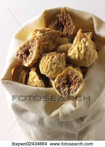 Picture - Slow dried yellow figs. Fotosearch