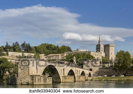Picture - "The historic bridge of Avignon with the papal palace in the background, Avignon, Departement Vaucluse, Provence-Alpes-Cote dâ€™Azur, France, Europe". Fotosearch