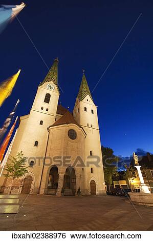 Stock Photograph - "Town hall, historic district of Beilngries at night, Beilngries, Altmuehltal valley, Bavaria, Germany, Europe". Fotosearch