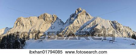 "Treffneralm alp and Reichenstein mountain, 2251m, at sunrise, Gesaeuse mountains, Styria, Austria, Europe" View Large Photo Image Stock Photography - "Treffneralm alp and Reichenstein mountain, 2251m, at sunrise, Gesaeuse mountains, Styria, Austria, Europe". Fotosearch